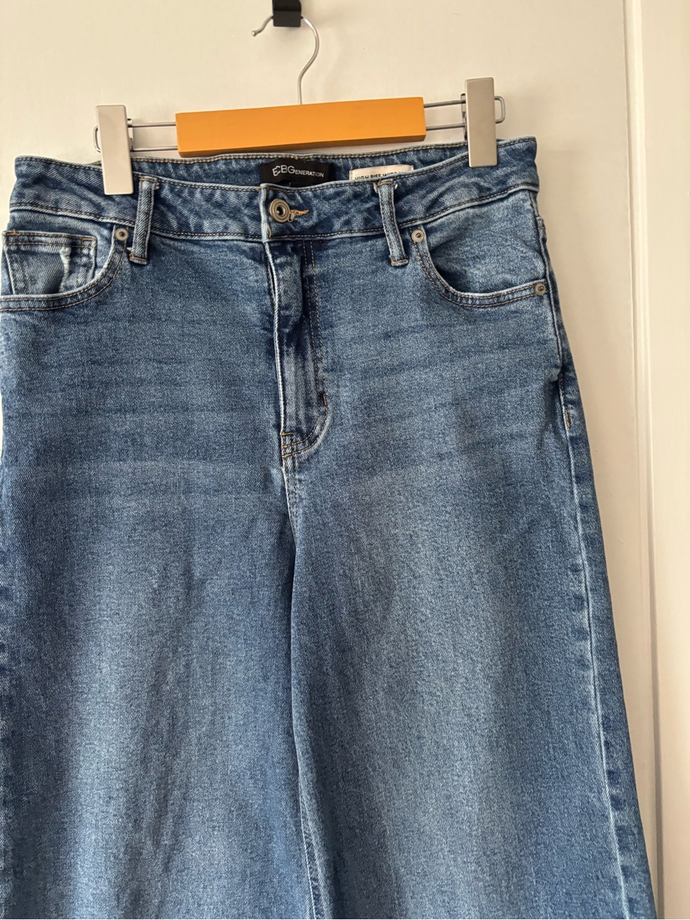 BCBGeneration High Rise Wide Leg Frayed Hem Jeans Size 11/30 - Picture 4 of 9